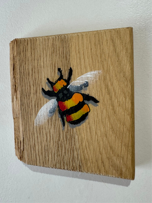 Bee - Handmade on sustainably sourced Oak wood from the UK size 12 x 12cm