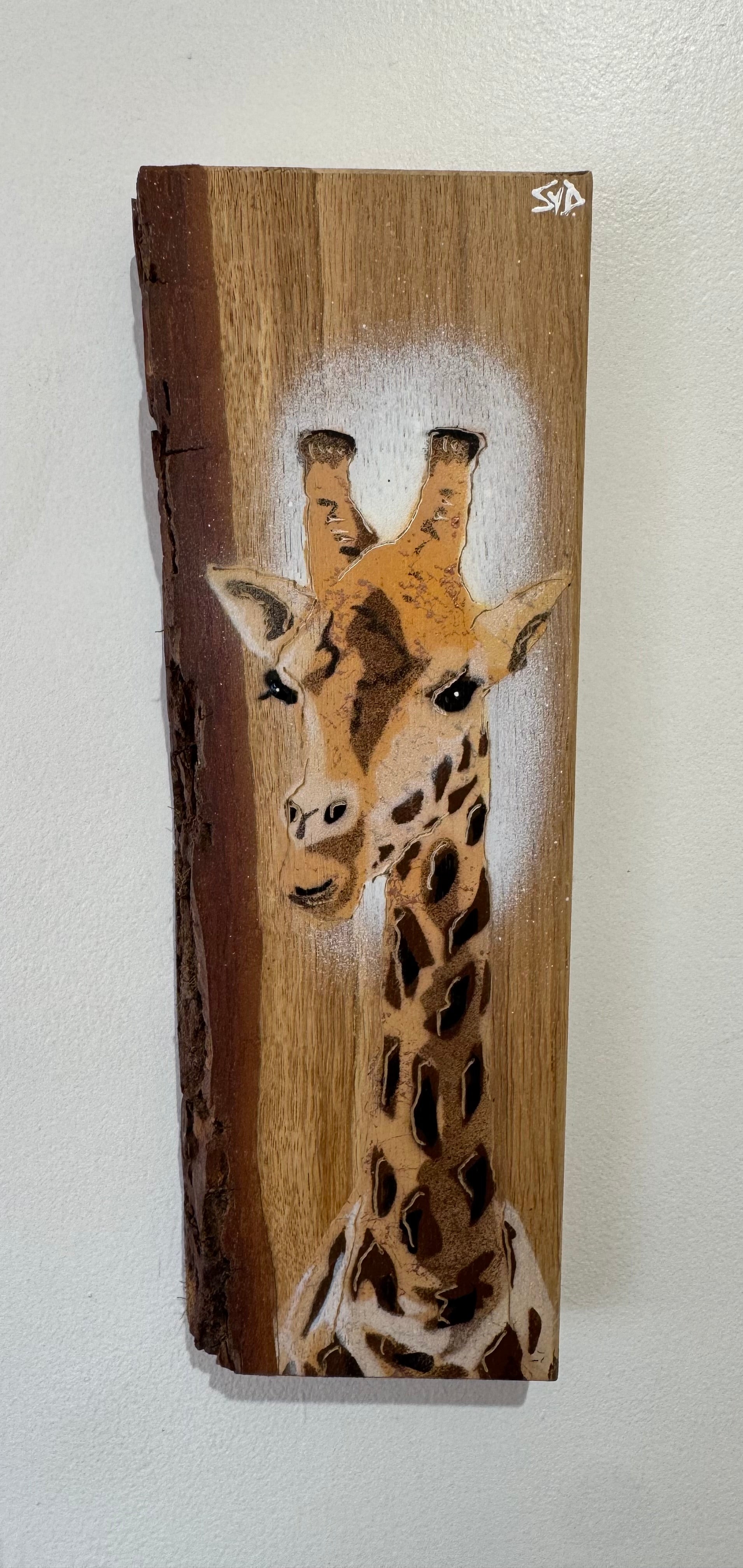 Giraffe ‘High Tower’ on rare Elm Wood from the UK - size 11 x 32cm