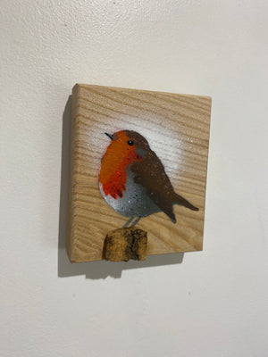 Robin 2025 on English Ash with 3D stump - 11 x 11cm