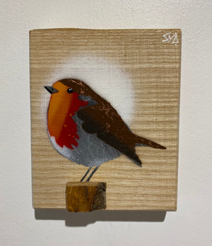 Robin 2025 on English Ash with beautiful grain and 3D perch - 11 x 13cm - New for Mother's Day