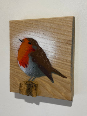 Robin 2025 on English Ash with 3D stump - 11 x 11cm