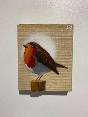 Robin 2025 on English Ash with beautiful grain and 3D perch - 11 x 13cm - New for Mother's Day