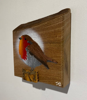 Robin 2025 on rare Elm with beautiful red grain and 3D stump - 11 x 12cm - New for Mother's Day