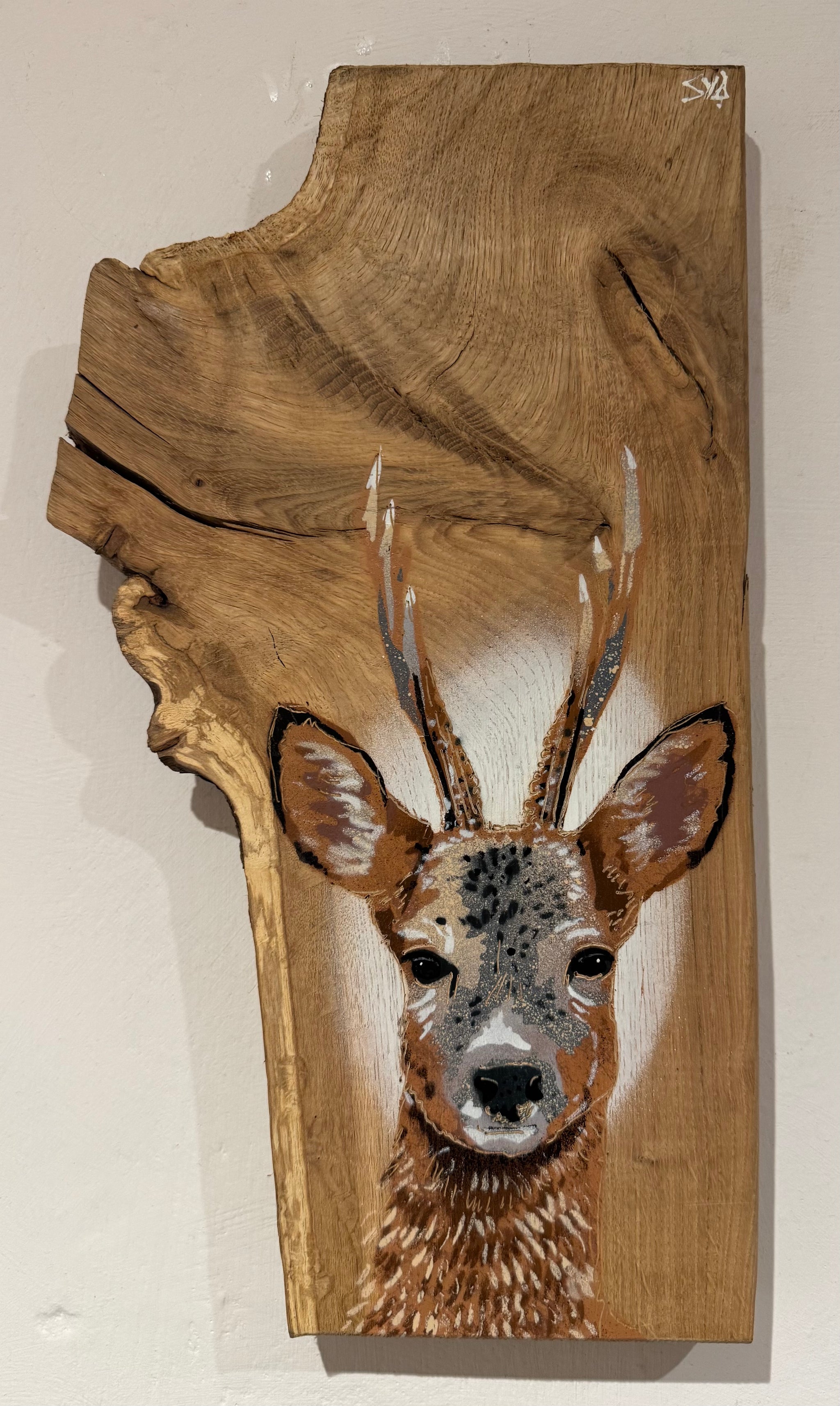 Roe Deer XL - New artwork for Christmas 2025 on solid Oak - size 21 x 38 cm - Number 10 in the new edition