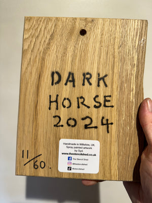 Dark Horse 2024 - oak - 20 x 16 cm - Number 11 in edition