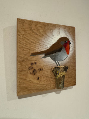 Robin 2024 on English Oak beautiful stump and grain - 13 x 14cm in size - Handmade Christmas gift